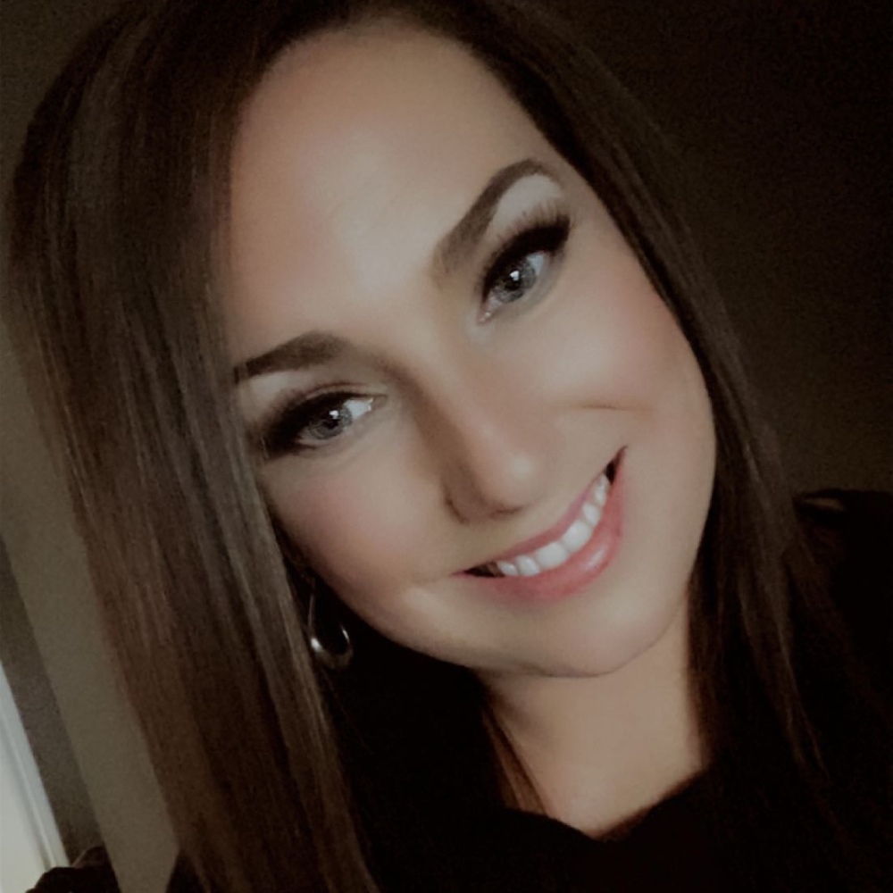 Meet your Posher, Courtney